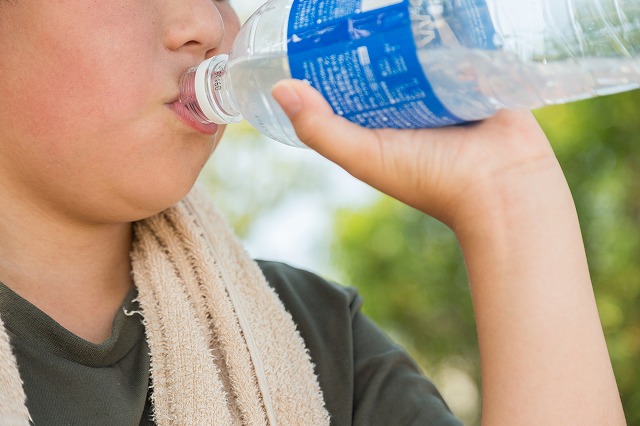 同じ量の糖質でも「単純糖質」の方が吸収が早く血糖値が急激に上がる！