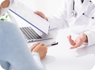 「内分泌・糖尿病・総合内科専門医」を持つ院長が急性期から慢性期の病気まで幅広く診療